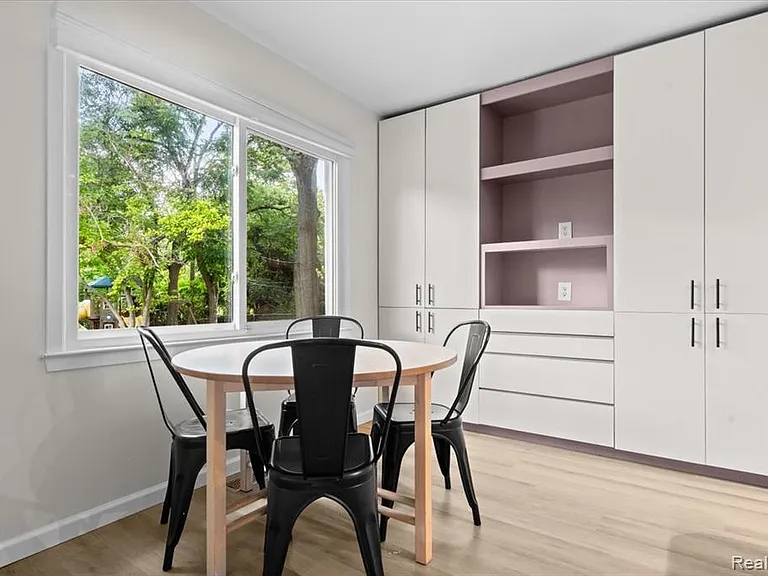 5476 Van Ness Dr — Photo 19