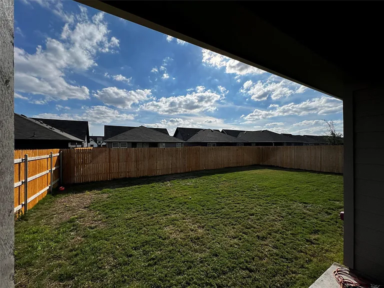 1009 Marvin Way — Photo 37