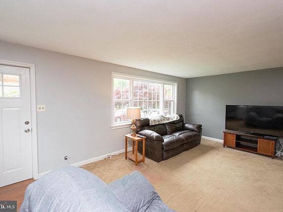 4th image of 436 William St