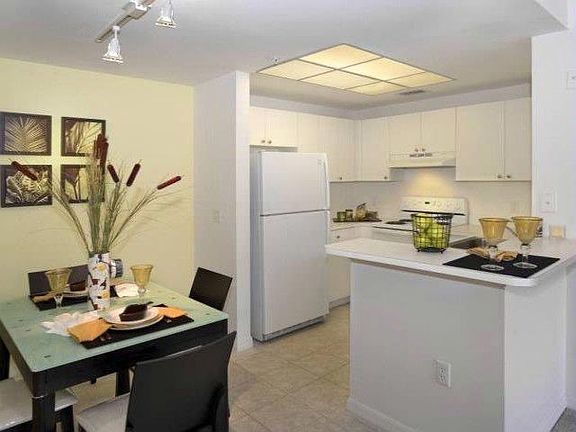5th image of 2027 SE 10th Ave APT 716