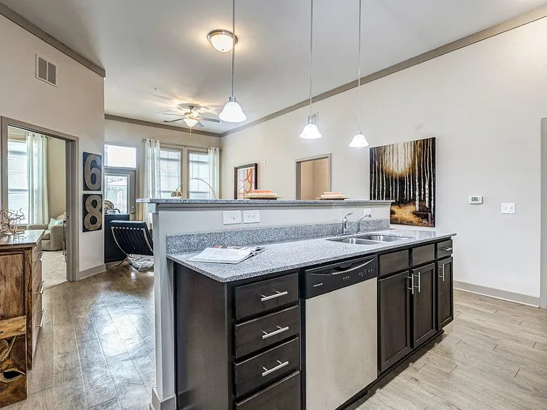 Reserve at Kenton Place Apartment Homes — Photo 3