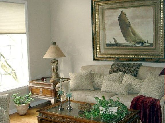 Formal Living w/Vaulted Ceiling