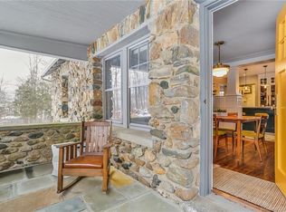 55 S Main St, Newtown, CT 06470