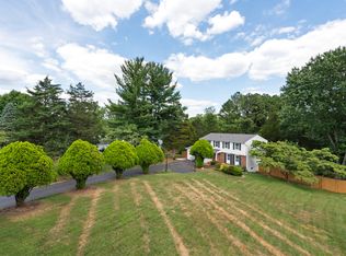 1161 Kettle Pond Ln, Great Falls, VA 22066