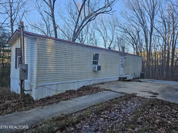 121 Isham Ln, Harriman, TN 37748