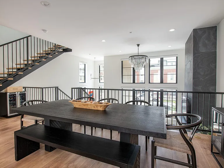 835 Bellaire St — Photo 14