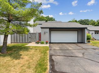 2827 Monte Vis, Brighton, MI 48114