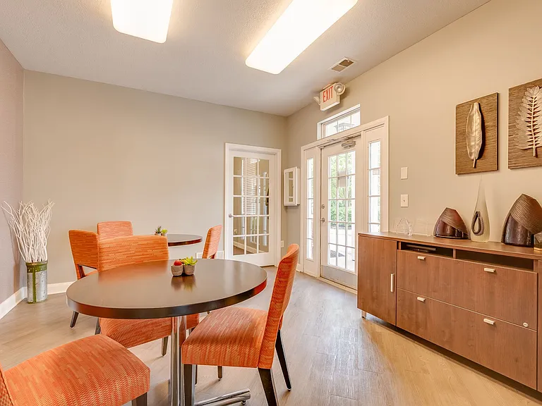 Watkins Glen Apartments — Photo 23