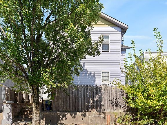3rd image of 2123 Lautner St