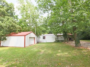 836 N Main St, Decatur, AR 72722