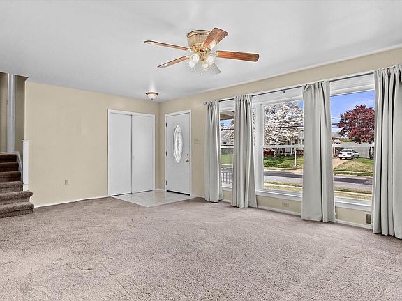 5th image of 20 Kensington Dr