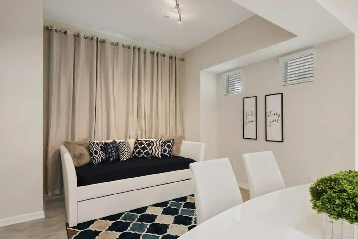 2 bed, 2.0 bath, 1280 sqft, $3,696 — Photo 4