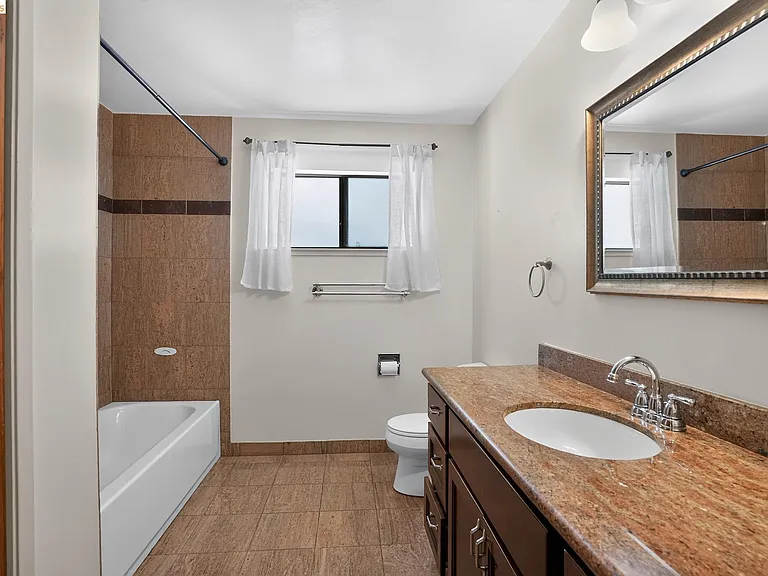 525 Hampton Rd — Photo 16