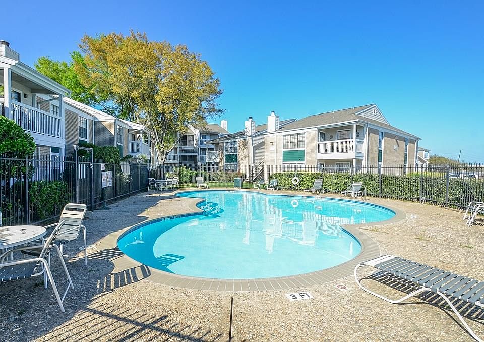 1st image of 12660 Ashford Point Dr APT 312
