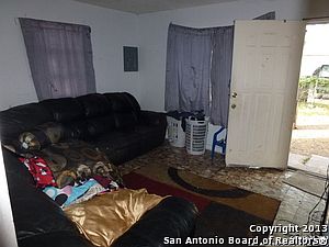 2nd image of 3130 W Laurel