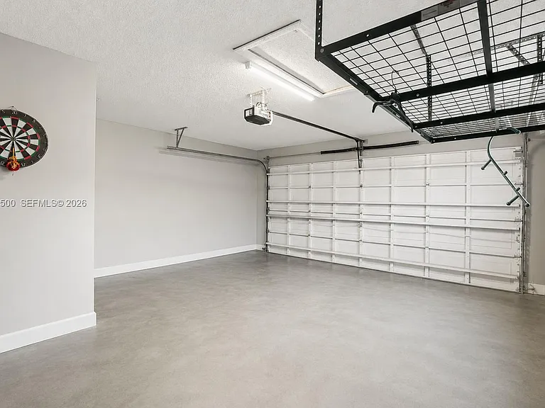 4040 NE 6th Ave — Photo 28