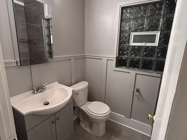 924 W Hill St — Photo 6