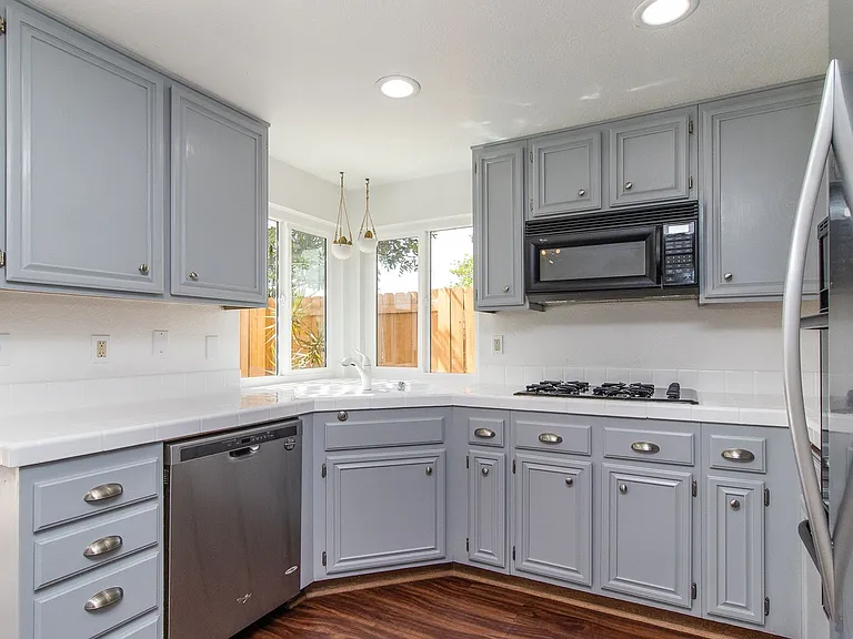 1821 Avenida Segovia — Photo 5