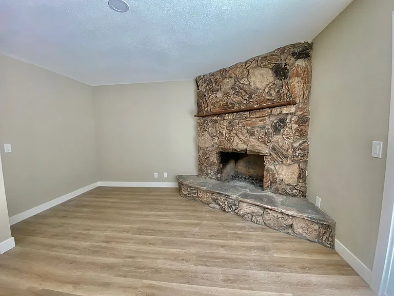 7349 Cross Dr — Photo 11