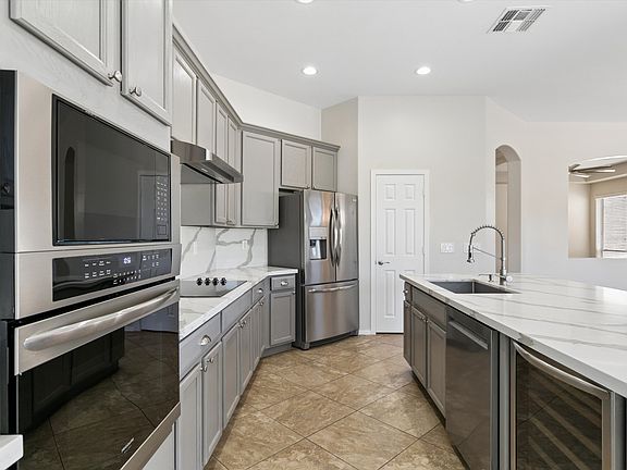 4th image of 33849 N 43rd St