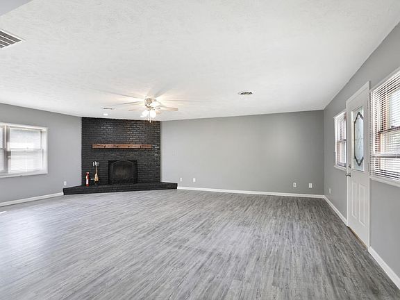 4th image of 1204 Briarcliff Dr