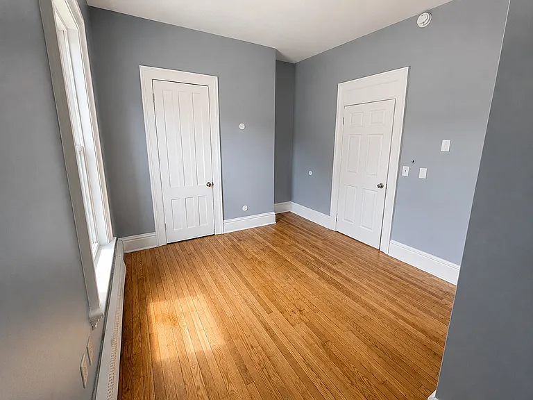 212 Norman St #1 — Photo 5