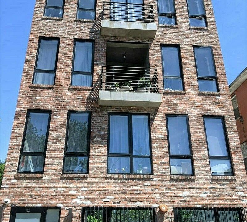 1st image of 193 Chauncey St #4D