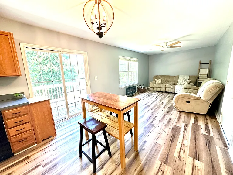 6225 Igo Rd — Photo 5
