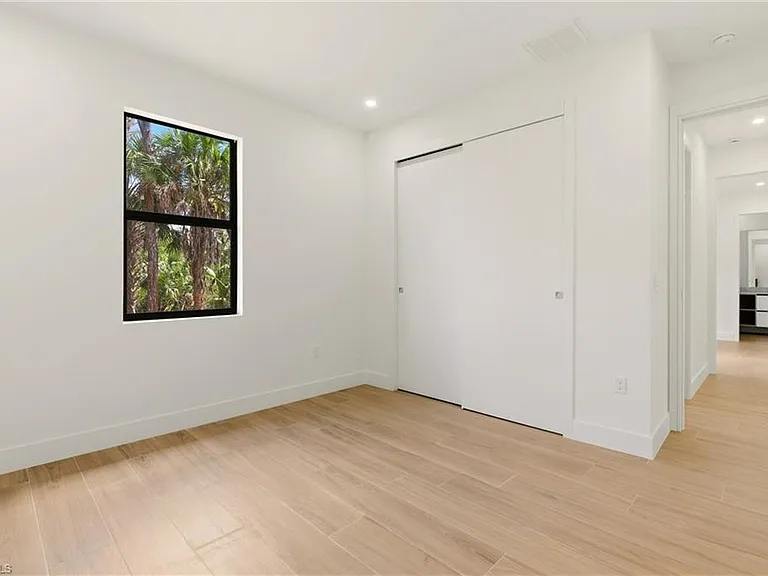 1514 47th Ave NE — Photo 36