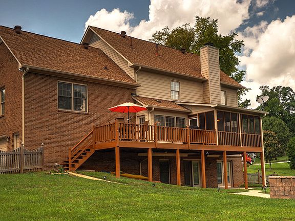 3rd image of 846 Trent Ln