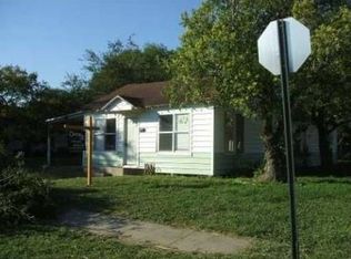 201 W Avenue B, Robstown, TX 78380