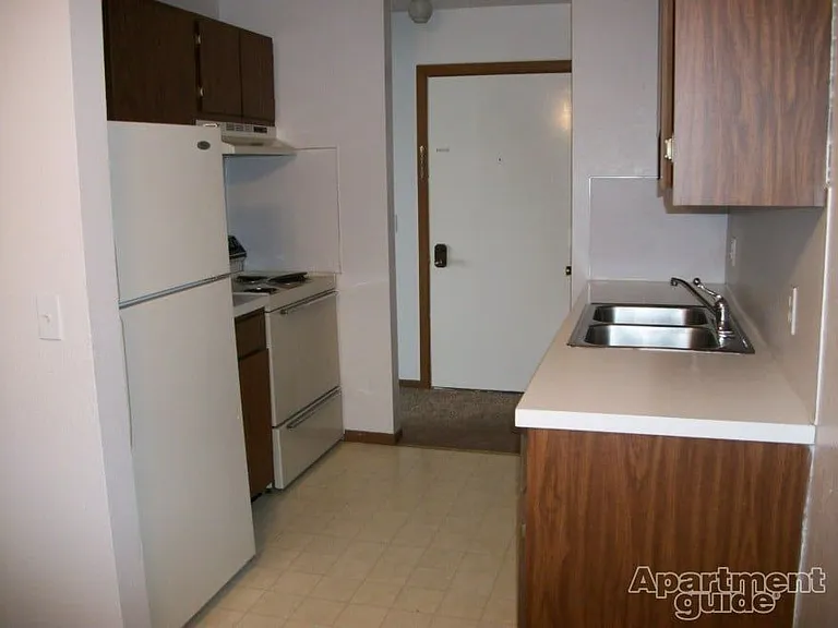 Parkside Apartments — Photo 29
