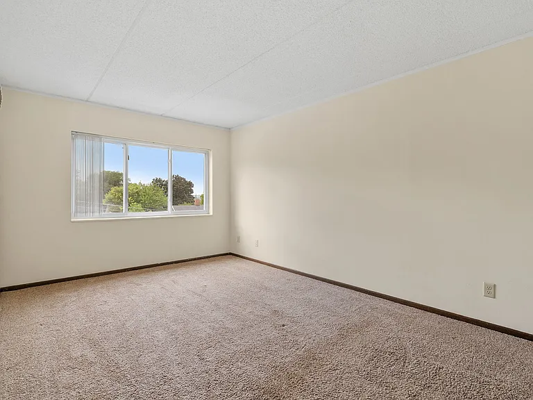 River Bluff Apartments — Photo 20