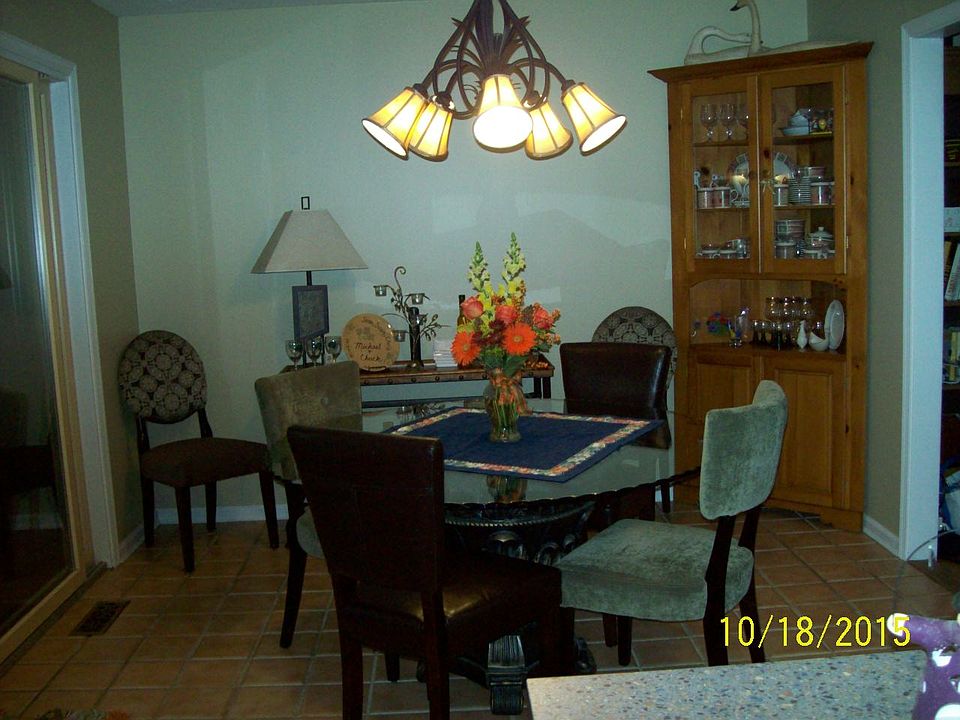 Spacious Dining Area