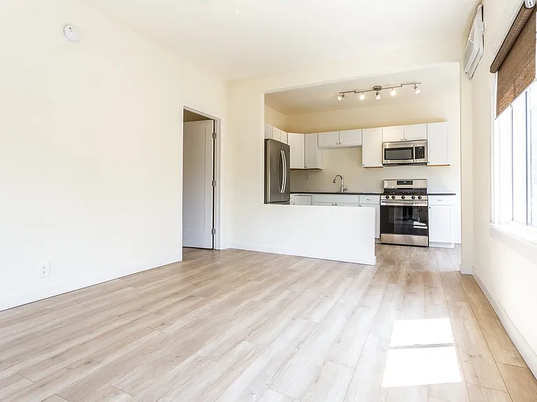 Griffin Apartments — Photo 4