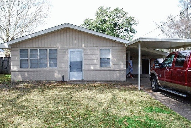 1st image of 127 Evelyn Ave