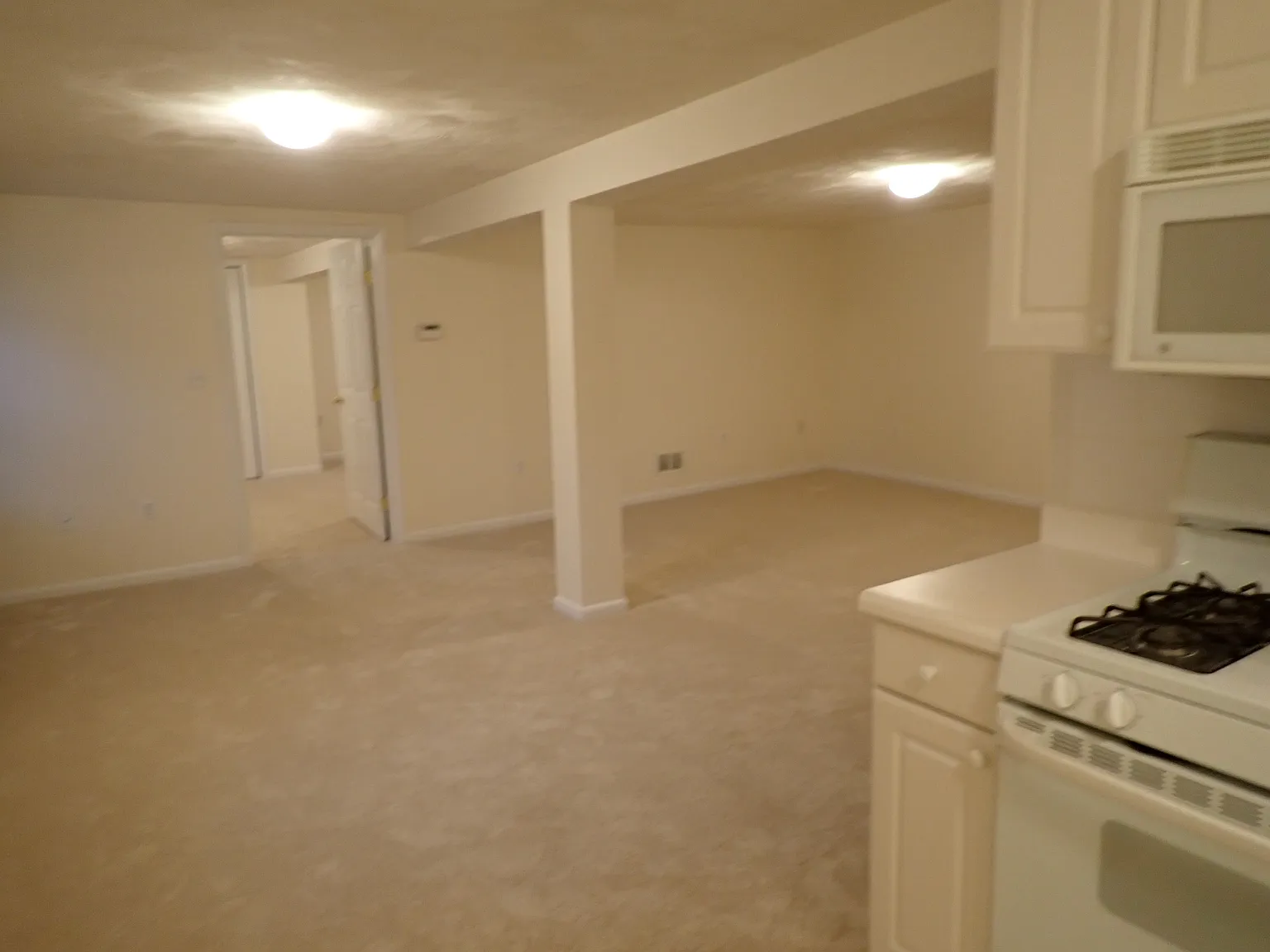 1 bed, 850 sqft, $2,000 — Photo 3
