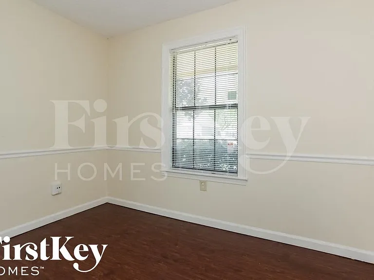 4877 Summitridge Dr — Photo 13