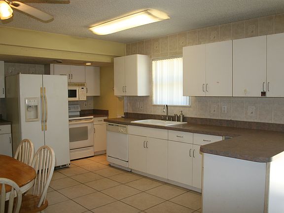2nd image of 2880 Old Moultrie Road