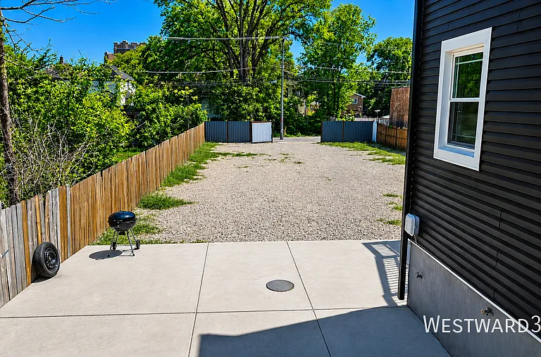 7527 S Stewart Ave #1 — Photo 11