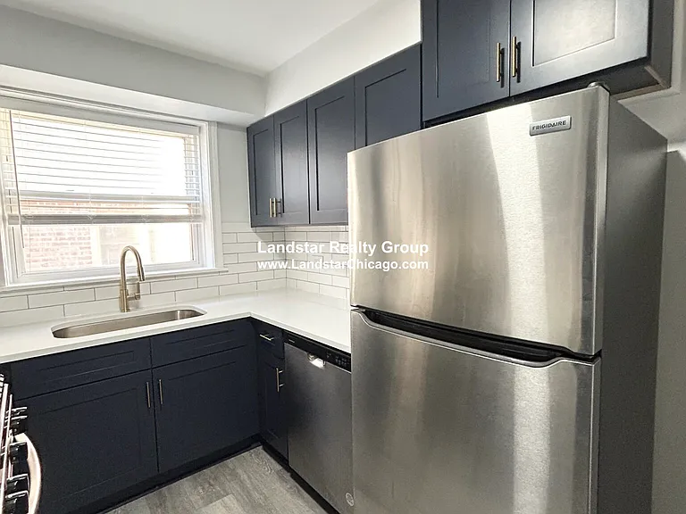 2715 W Berwyn Ave #1 — Photo 6