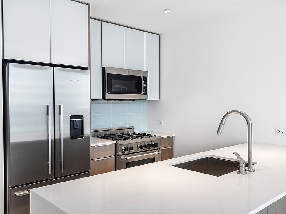 1st image of 242 W 53rd St APT 21D