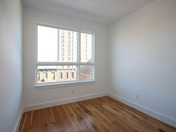 4th image of 374 Throop Ave #4C