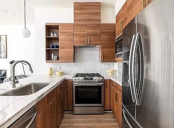 4th image of 1920 Park Ave #201