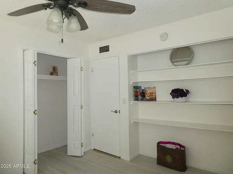 2261 E Evergreen St — Photo 16