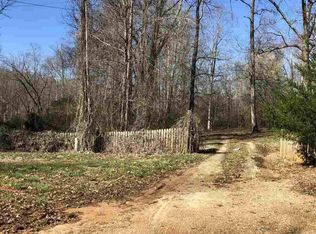 16 Meadow Ln, Taylors, SC 29687