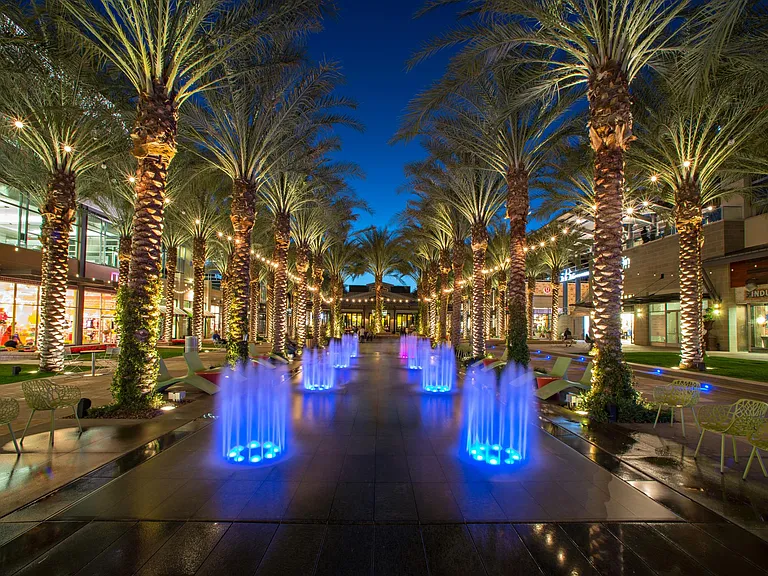 Scottsdale Quarter, outdoor upscale shopping mall