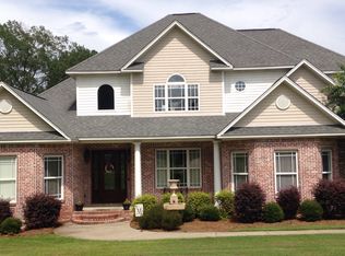 5 Fox Hollow Ln, Laurel, MS 39443