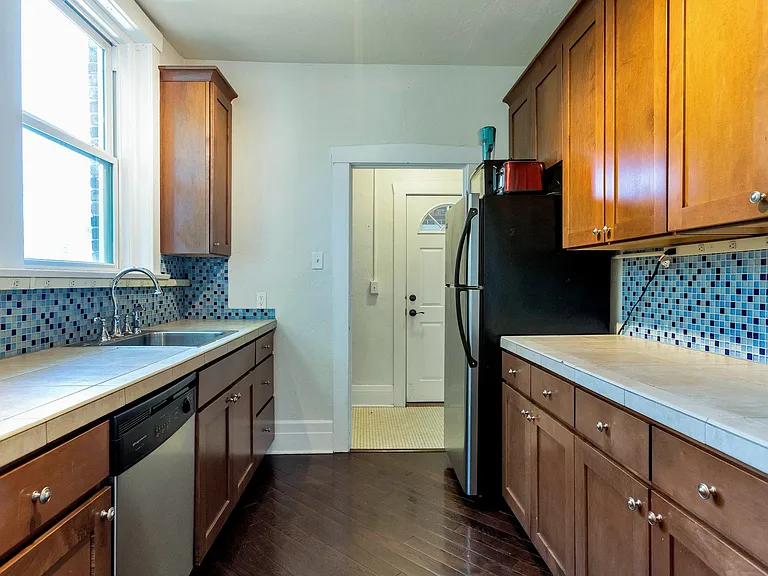 1415 Steele St #401 — Photo 4