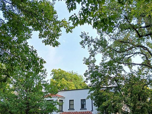 3rd image of 916 W Hays St #60614098